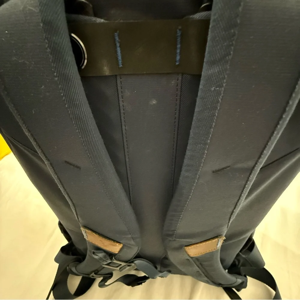 Peak Design Everyday Backpack 20L Weatherproof Camera Laptop Bag Midnight Blue - Picture 4 of 16